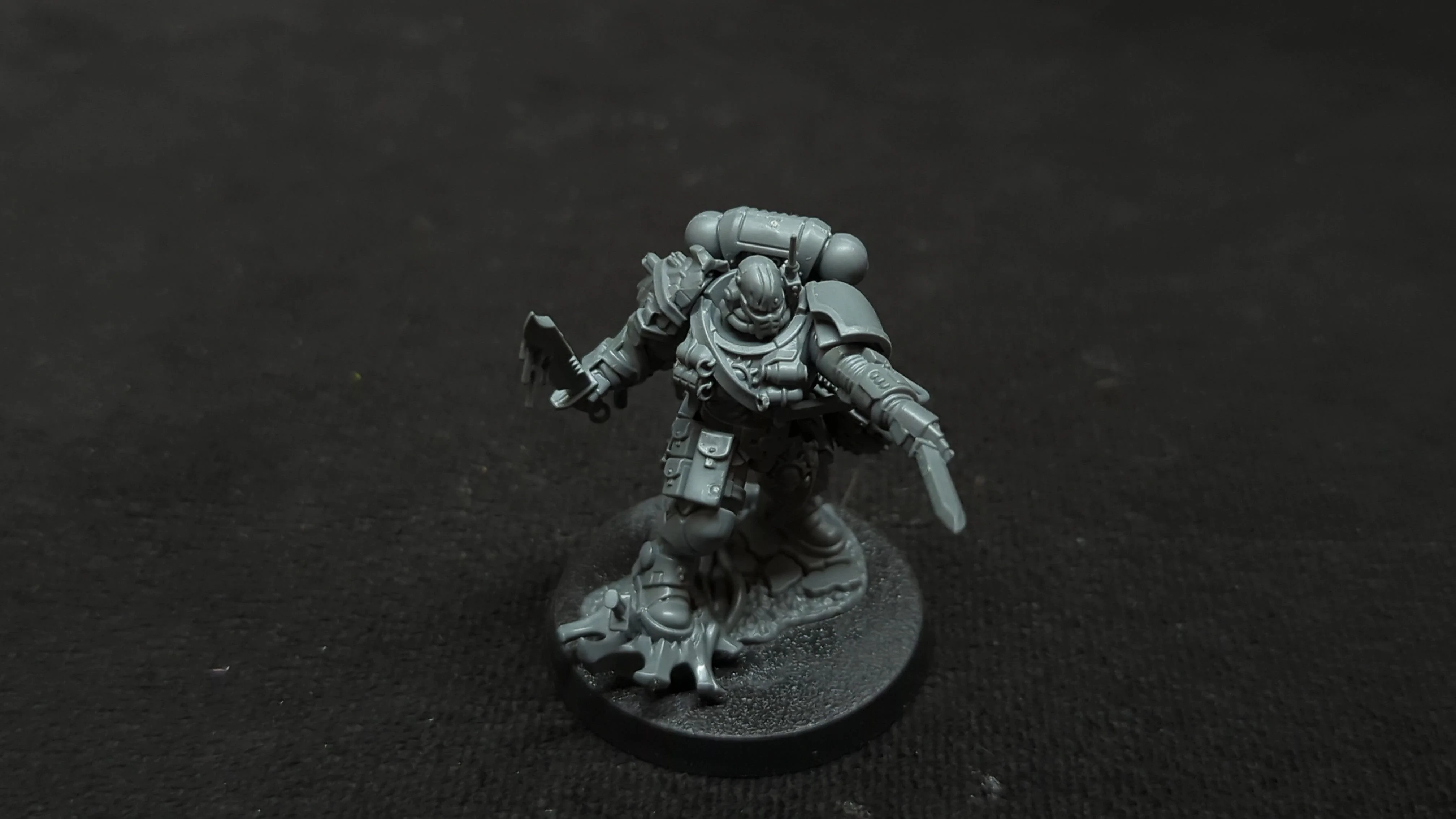 Warhammer 40k Space Marines Lieutenant in Phobos Armor x1