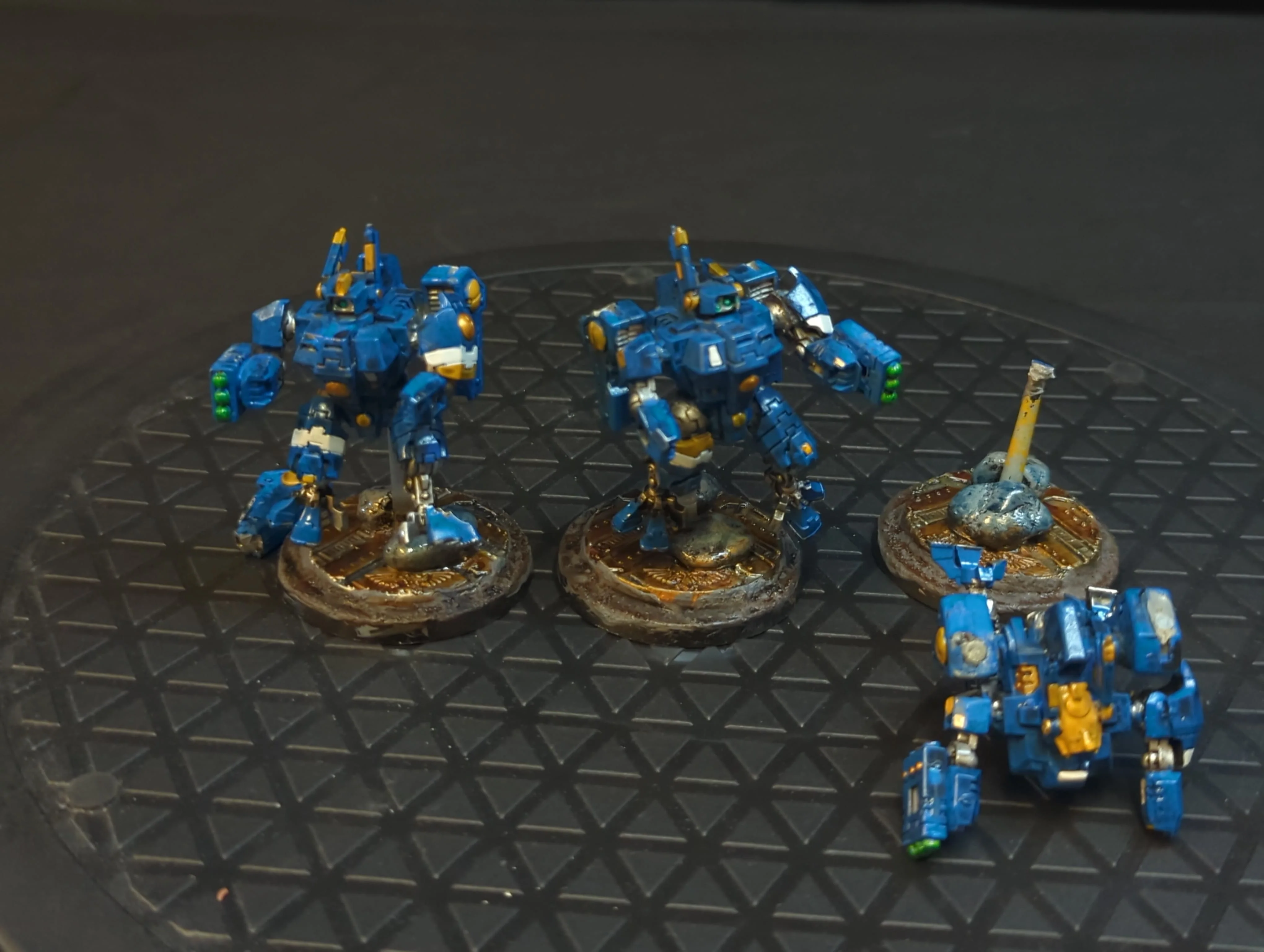 Warhammer 40k T'au Empire XV8 Crisis Battlesuit Team x3 Painted