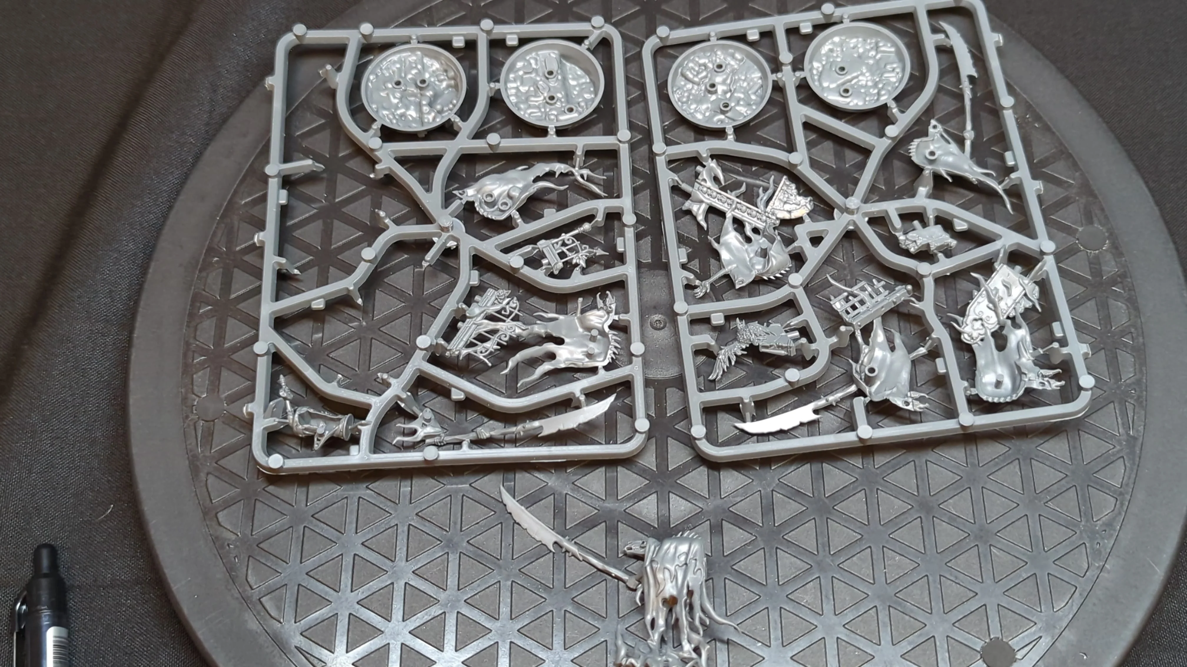 Age of Sigmar Nighthaunt Glaivewraith Stalkers x4 - Image 2