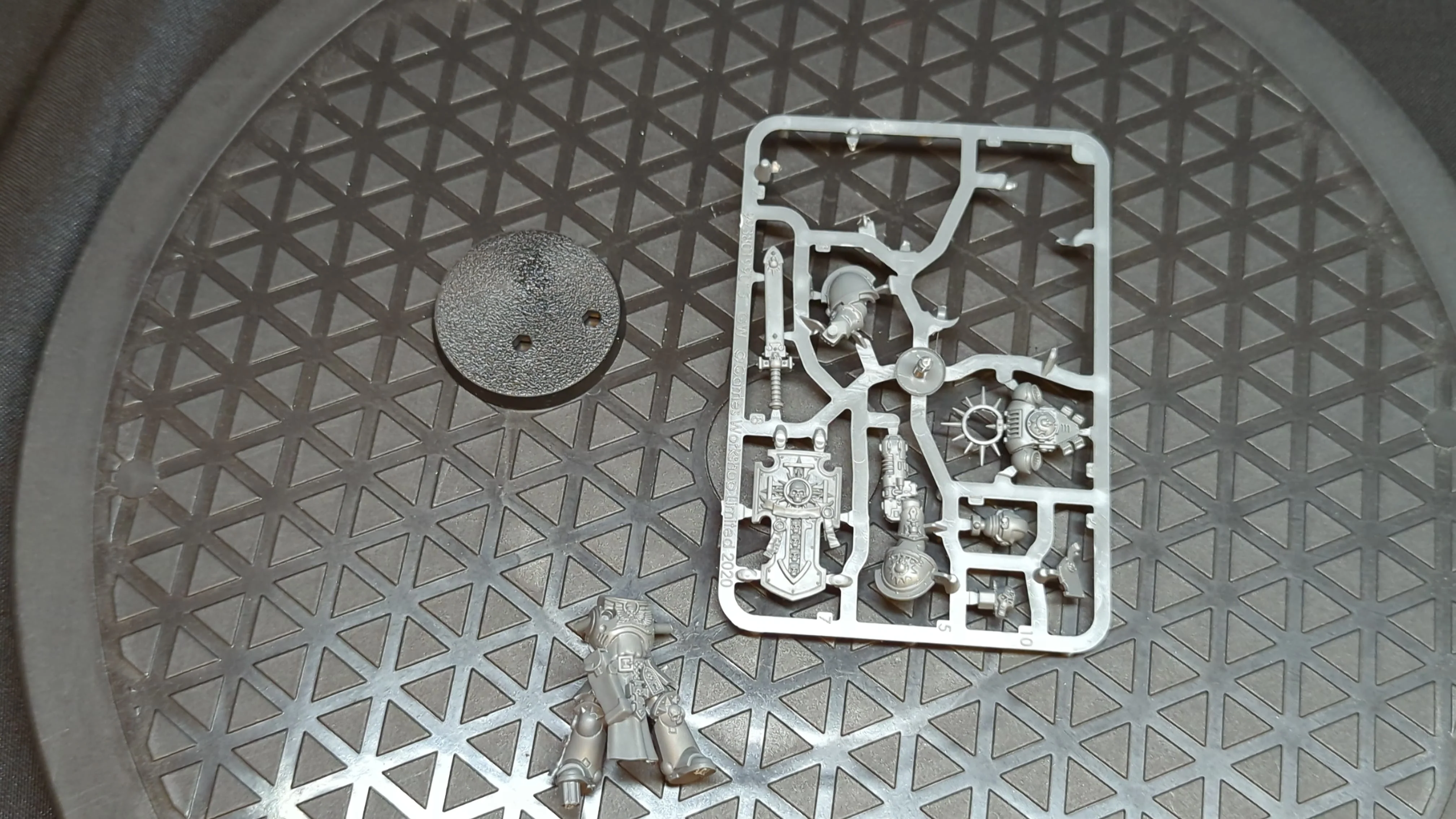Warhammer 40k Space Marines Primaris Lieutenant with Storm Shield x1