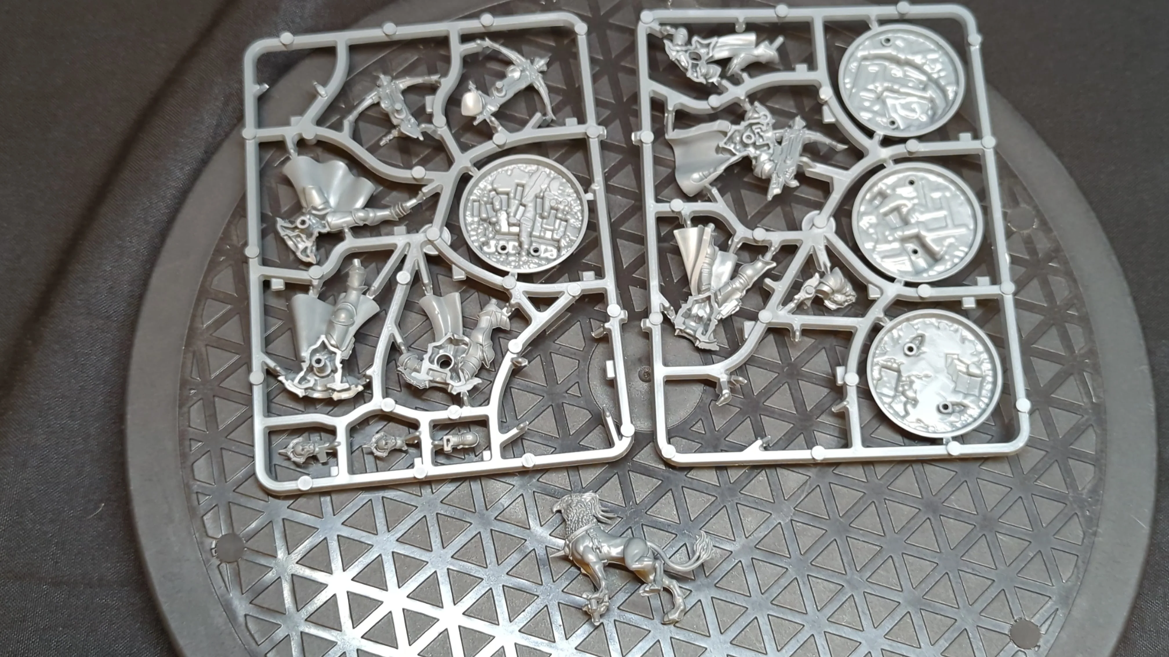 Age of Sigmar Stormcast Eternals Easy to Build Castigators with Gryph-hound x4 - Image 2