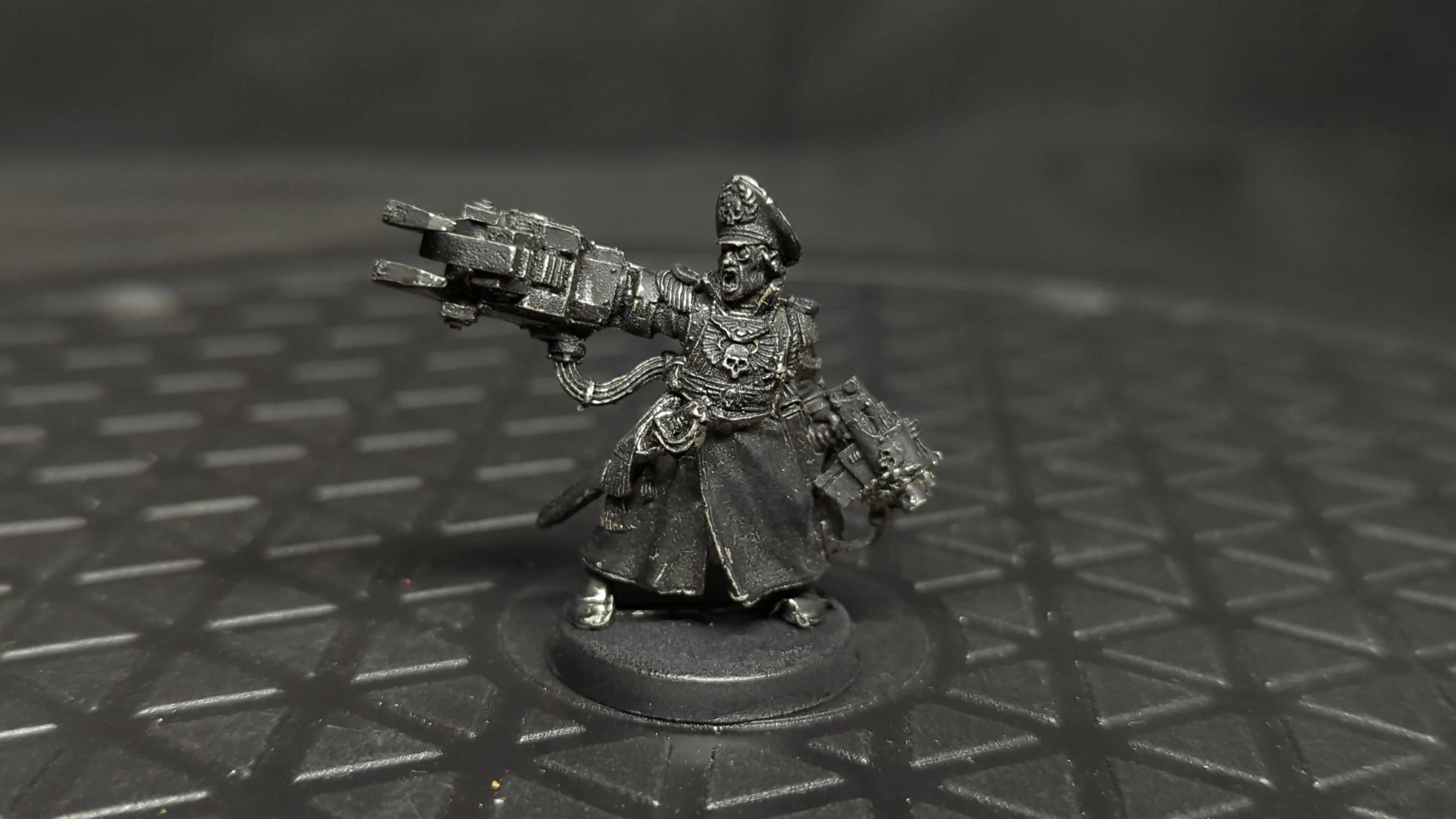 Warhammer 40k Commissar Yarrick (OOP) x1 OOP Painted