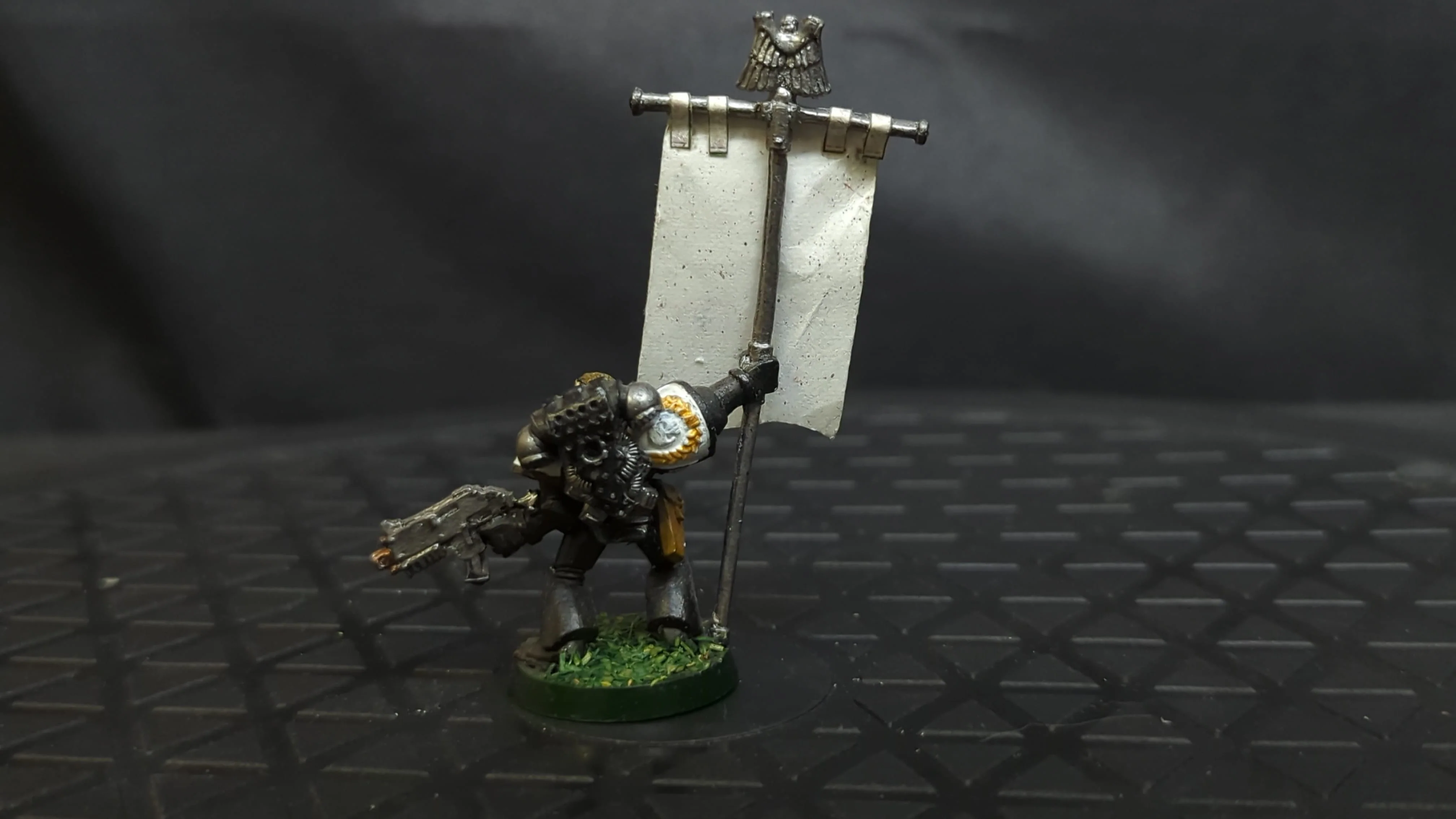 Warhammer 40k Space Marines Bladeguard Ancient (OOP Metal) x1 OOP Painted - Image 2