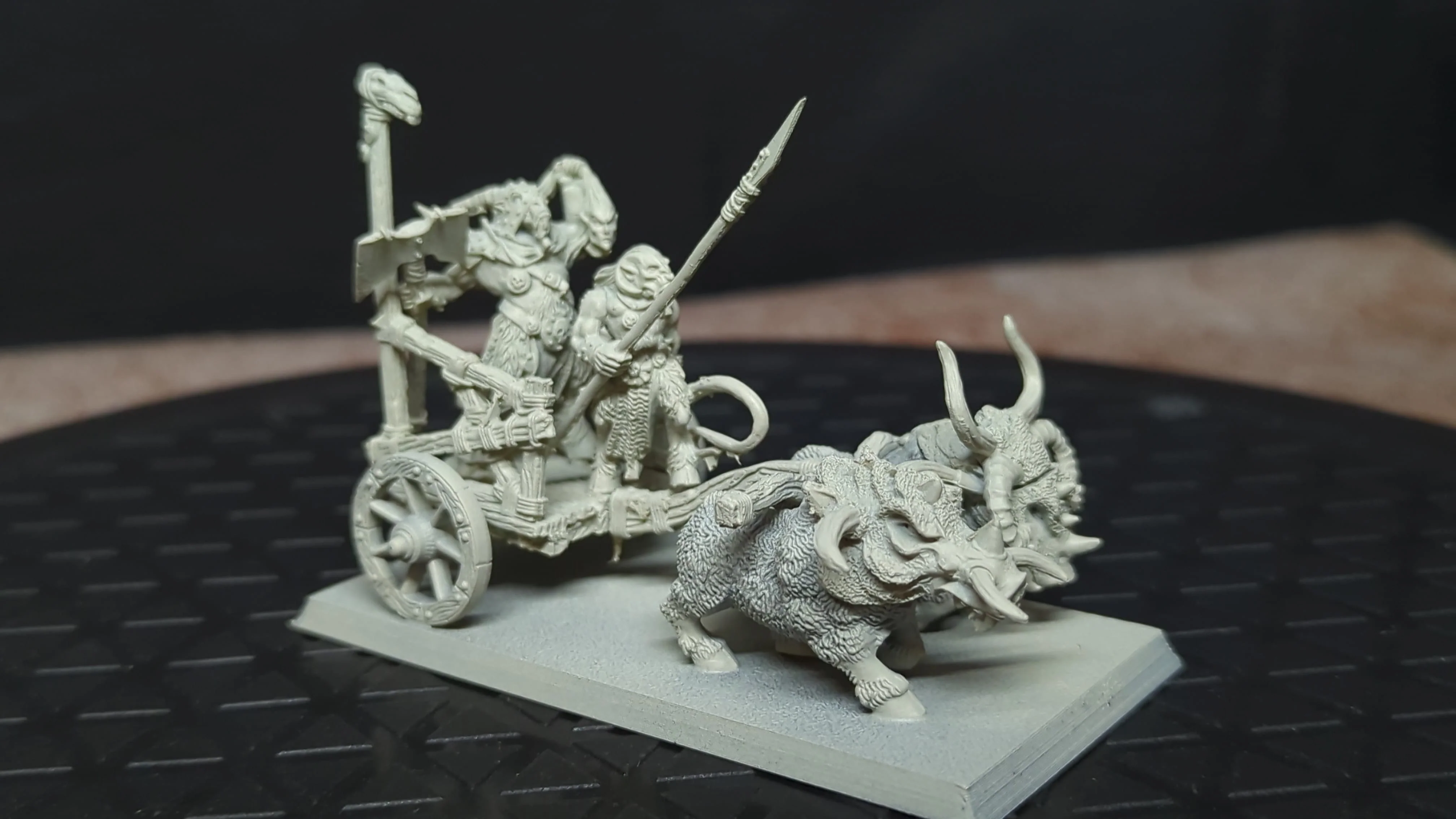 The Old World Beastmen Brayherds Tuskgor Chariot x1