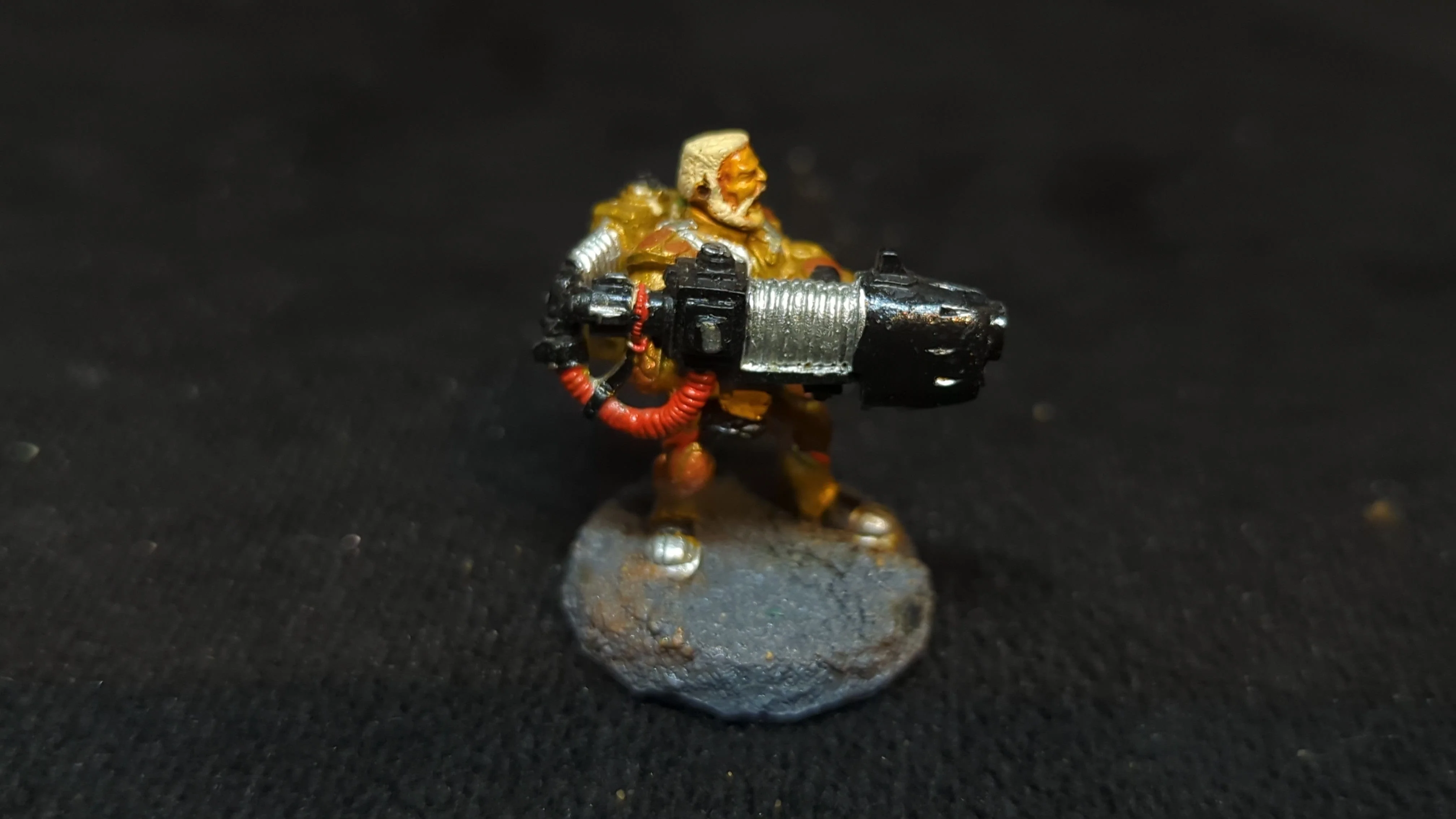 Warhammer Necromunda Necromunda Van Saar with Heavy Plasma Gun x1 OOP Painted
